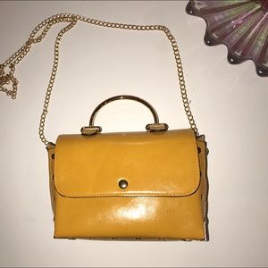 Mustard yellow crossbody bag
